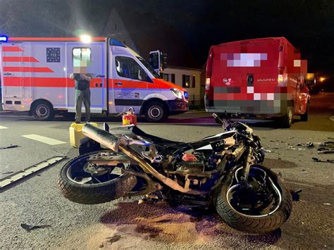 Unfall In Sennewitz Lkw Bersieht Motorradfahrer Jugendlicher Schwer