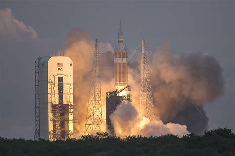 Th Space Wing Supports Nasa S Orion Eft Mission Atop Delta Iv Heavy