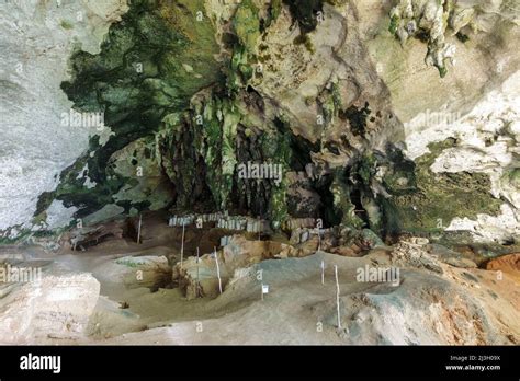 Tabon caves hi-res stock photography and images - Alamy