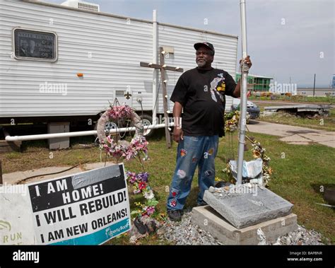 Hurricane Katrina Survivor In Lower Ninth Ward Stock Photo Alamy