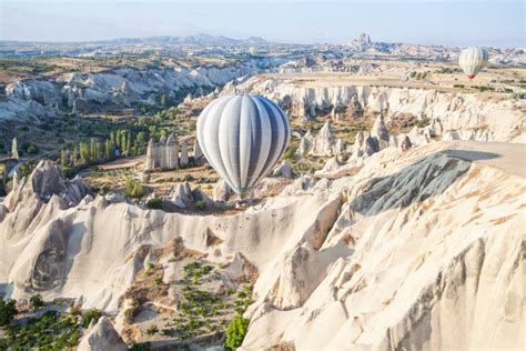 Globo Del Aire Caliente En Cappadocia Foto De Archivo Imagen De