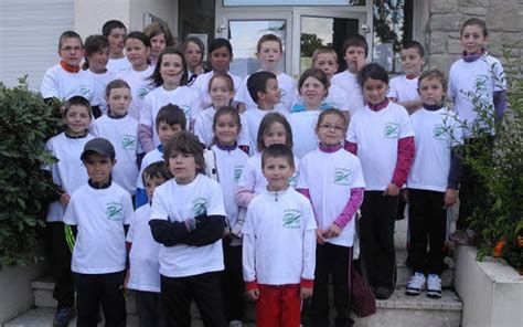 Olympiades 30 Enfants Défendent Les Couleurs Locales Le Télégramme