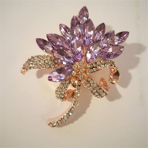 Broche en cristal Broche en cristal incrustée Élégante Broche Bauhinia