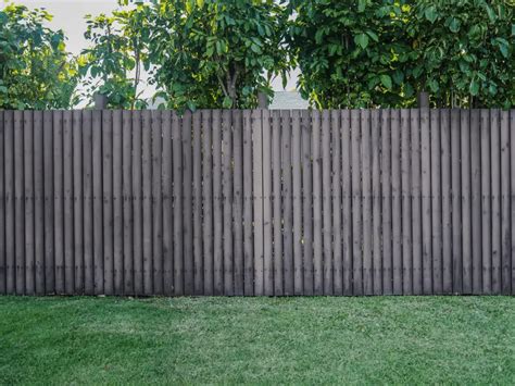 Black Fence Ideas: Transforming Your Outdoor Space with Style ...