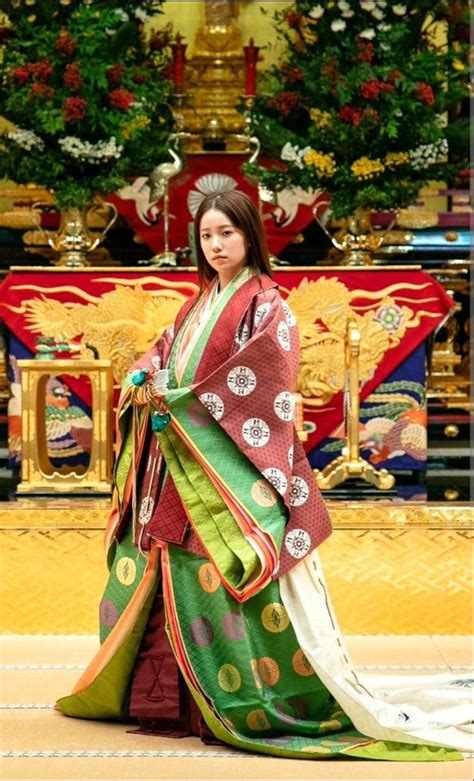 Pin By Shiosai On Junihitoe Traditional Costume Japanese