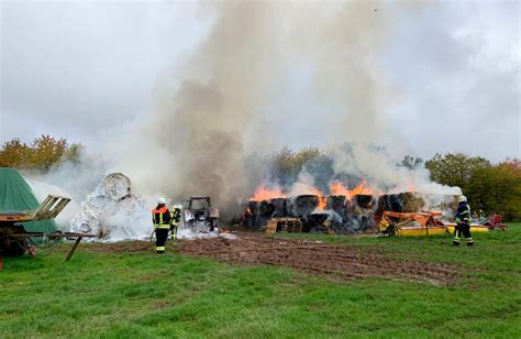 Euro Schaden Brand Von Traktor Und Heuballen Agrarheute