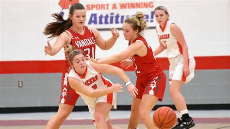 Lady Vandals Pick Up First Win Of The Season Defeat Lincolnwood At