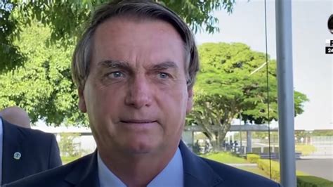 Bolsonaro Chamado De Farsa Por Estudante No Alvorada