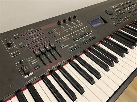 Yamaha S70 XS