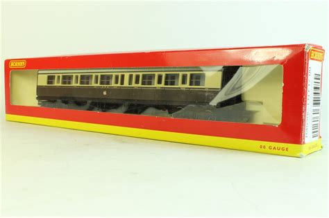 Hornby R C Gwr Choc Cream Suburban B Coach