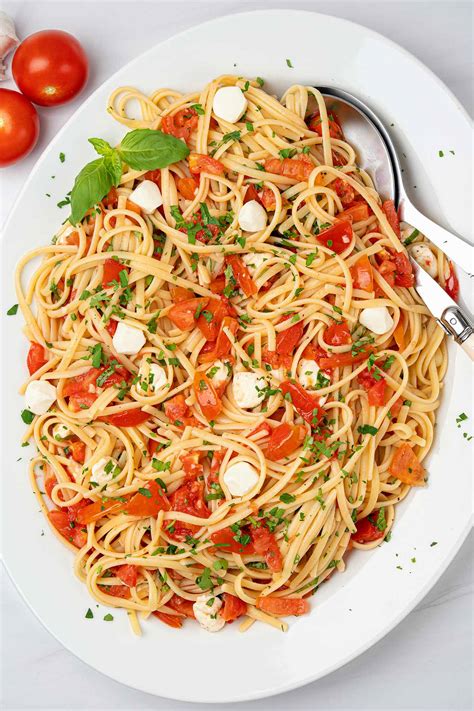 Pasta With Tomatoes And Mozzarella