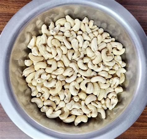 Raw Ivory Fw Cashew Nuts Packaging Size Loose At Rs Kg In Jaipur