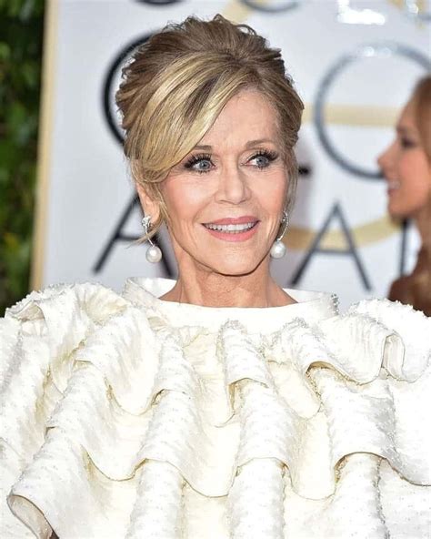 Jane Fonda Hairstyles - How to style and cut - Dr HairStyle