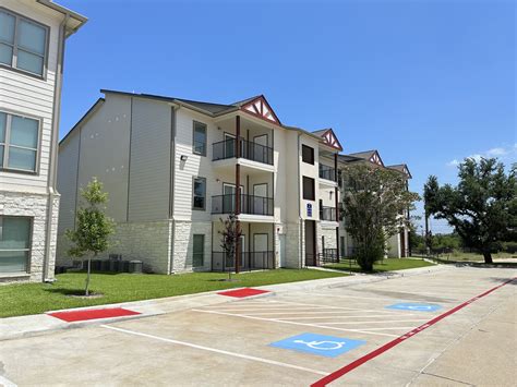 un village apartments 7