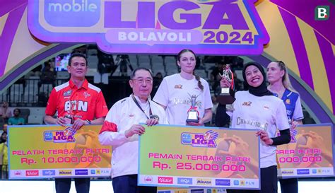 Foto Parade Para Peraih Penghargaan Individu PLN Mobile Proliga 2024