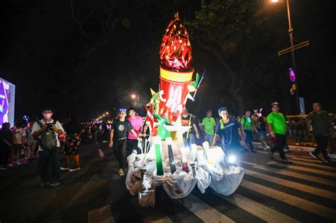 UP S Lantern Parade Brings Holiday Cheer ABS CBN News