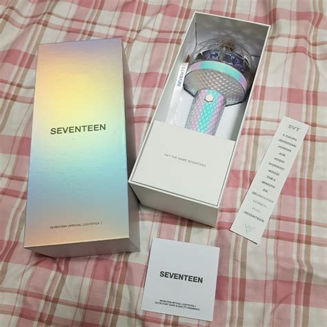 WTS SEVENTEEN OFFICIAL LIGHTSTICK CARAT BONG VERSION 2 Hobbies