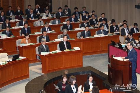 내년도 예산안 설명하는 김동연 경제부총리 뉴스웨이