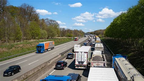 A1 tagelang gesperrt auch Autofahrer aus NRW müssen mehr Zeit einplanen