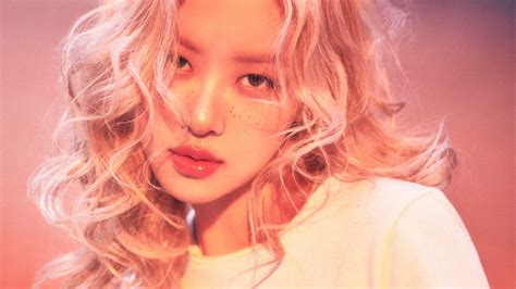 Rosé of BLACKPINK Achieves Highest Chart Position for a Female K Pop Artist on Billboard Hot