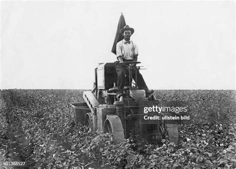 53 Cotton Picker Machine Stock Photos High Res Pictures And Images