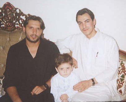 Pakistani Cricketer Shahid Afridi Family Photos | amazegallery