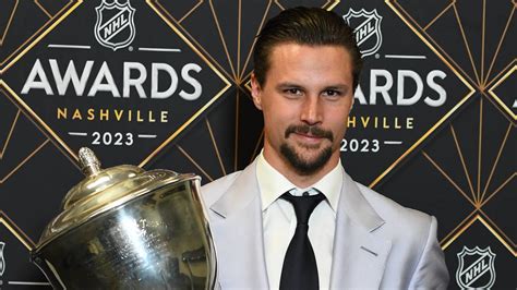 Sharks' Karlsson named 2023 Norris Memorial Trophy winner | Yardbarker