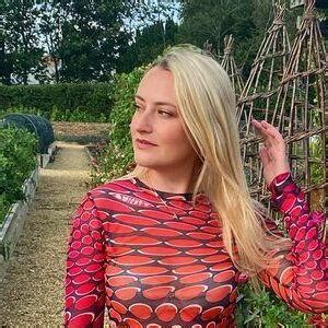 Amelia Dimoldenberg Ameliadimz Emilynudess Nude OnlyFans Leaks