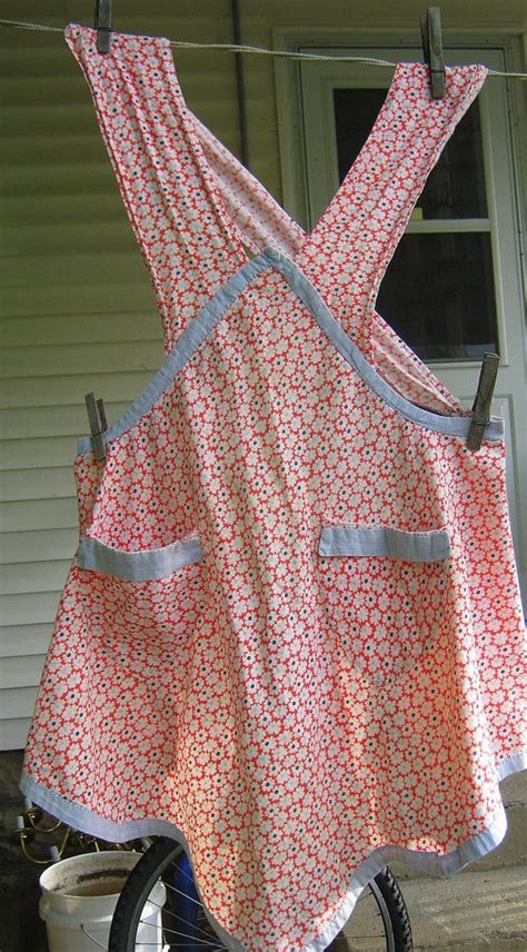 Vintage Feedsack Apron Full Red And Blue Daisy Daisies Feed Sack Etsy