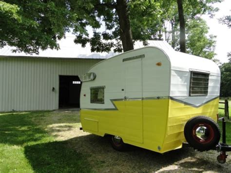 A Photo Tour Of The Vintage Shasta Compact Travel Trailer Axleaddict