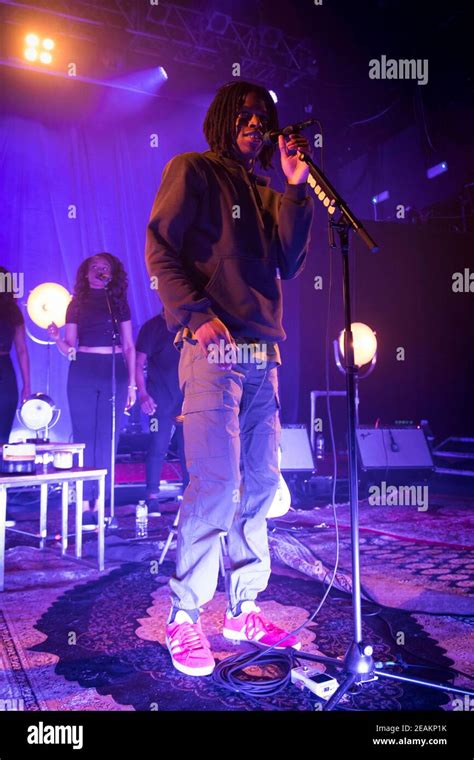 Daniel Caesar Singer Hi Res Stock Photography And Images Alamy