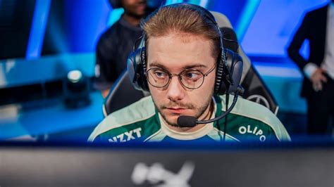 Flyquest Vs Gen G Worlds Quarterfinals Head To Head Predictions