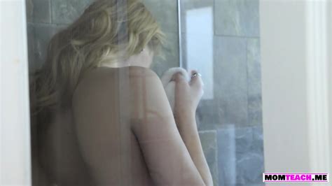 MILF Mom And Teen Drink Hunks Love Potion And Fucked