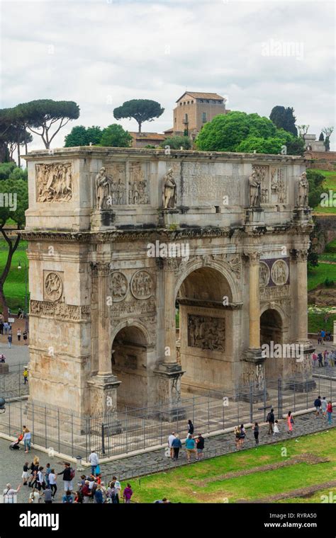 Arch of Titus near Roman Forum Stock Photo - Alamy