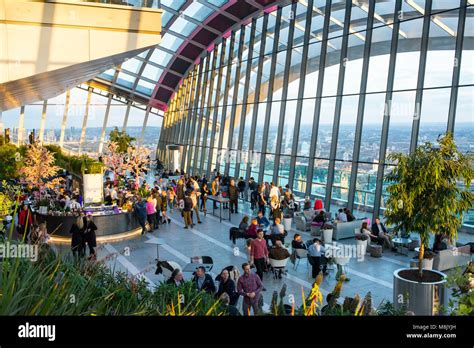 London Rooftop Garden Hi Res Stock Photography And Images Alamy