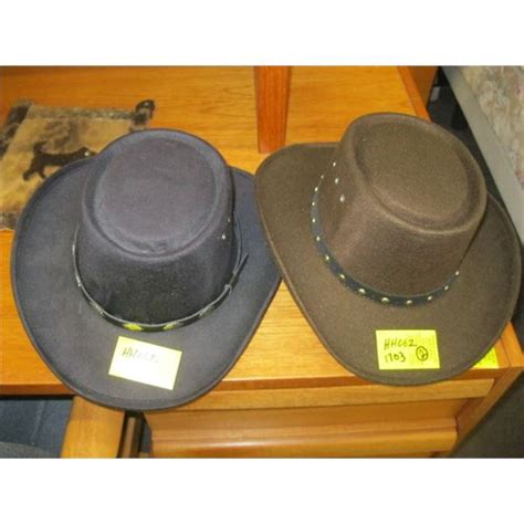 2 FELT WESTERN HATS