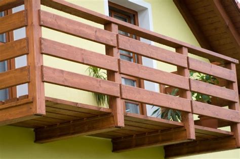 Custom-made wooden parapets for a unique touch