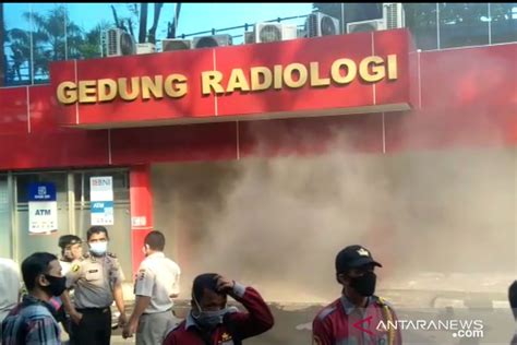 Gedung Radiologi Rs Polri Mengeluarkan Kepulan Asap Tebal Antara News