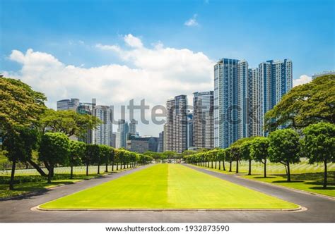 View Manila Skyline American Cemetery Memorial Stock Photo 1932873590 ...