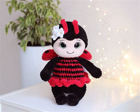 Ravelry: Ladybug plush toy pattern by Ekaterina Sidorova