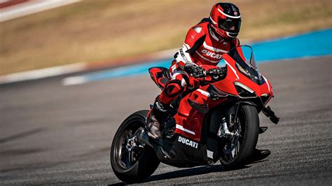 Motorrad Vergleich Ducati Panigale V Superleggera Vs Aprilia