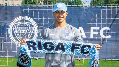 Luis Iberico Fue Presentado Como Nuevo Jugador Del Riga Fc De Letonia