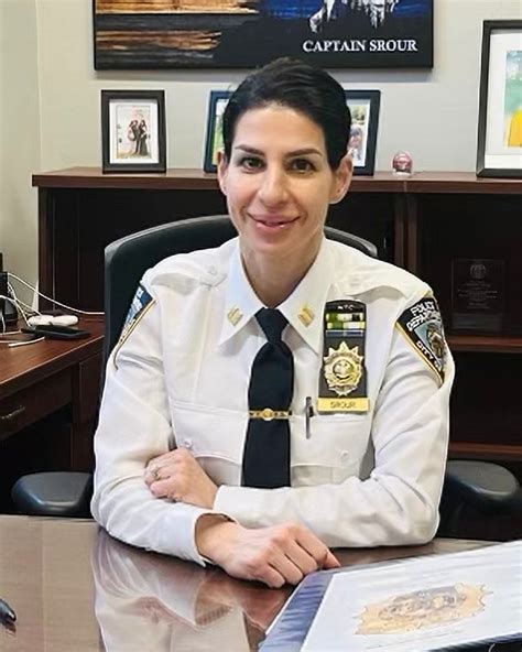 New Commanding Officer At 5 0 Looks For Creative Crime Solutions The