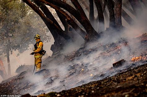 Famed Napa Valley Winery Is Destroyed By The Glass Fire As 2000 Are