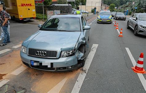 Unf Lle Mit Linienbus Und Paketwagen In Wuppertal Elberfeld