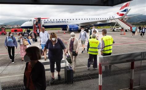 El Aeropuerto De Hondarribia Roza Los Pasajeros Al Mes Y Ya