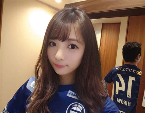 CĐM dậy sóng với trào lưu dối trá đầy ngược đời khi đàn ông cứ thích cosplay thành hot girl