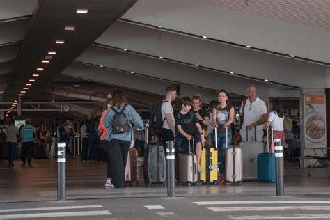 Maldives’ 2023 tourist arrivals cross 900k; to reach 1m in July