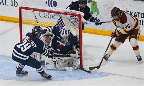 Stingers Beat Blues 3 1 To Claim Another U Sports Women S Hockey Crown