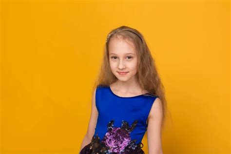 123rf tween girl Stock Photos, Royalty Free 123rf tween girl Images ...